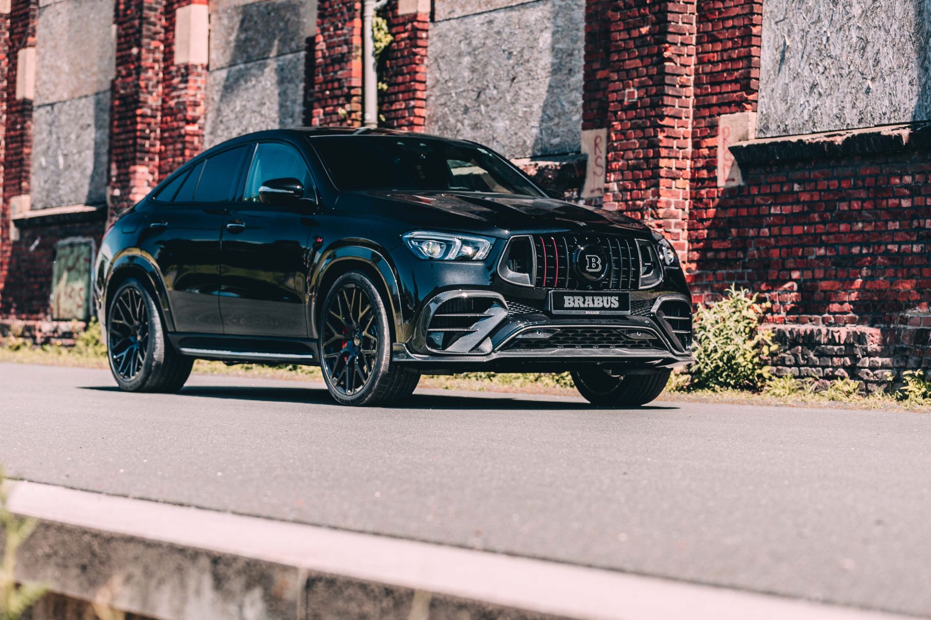 Das Brabus 800 Coupe Ist Ein Neu Gestaltetes Mercedes Amg Gle 63 S Coupe Mit 800 Horses Vmax Si